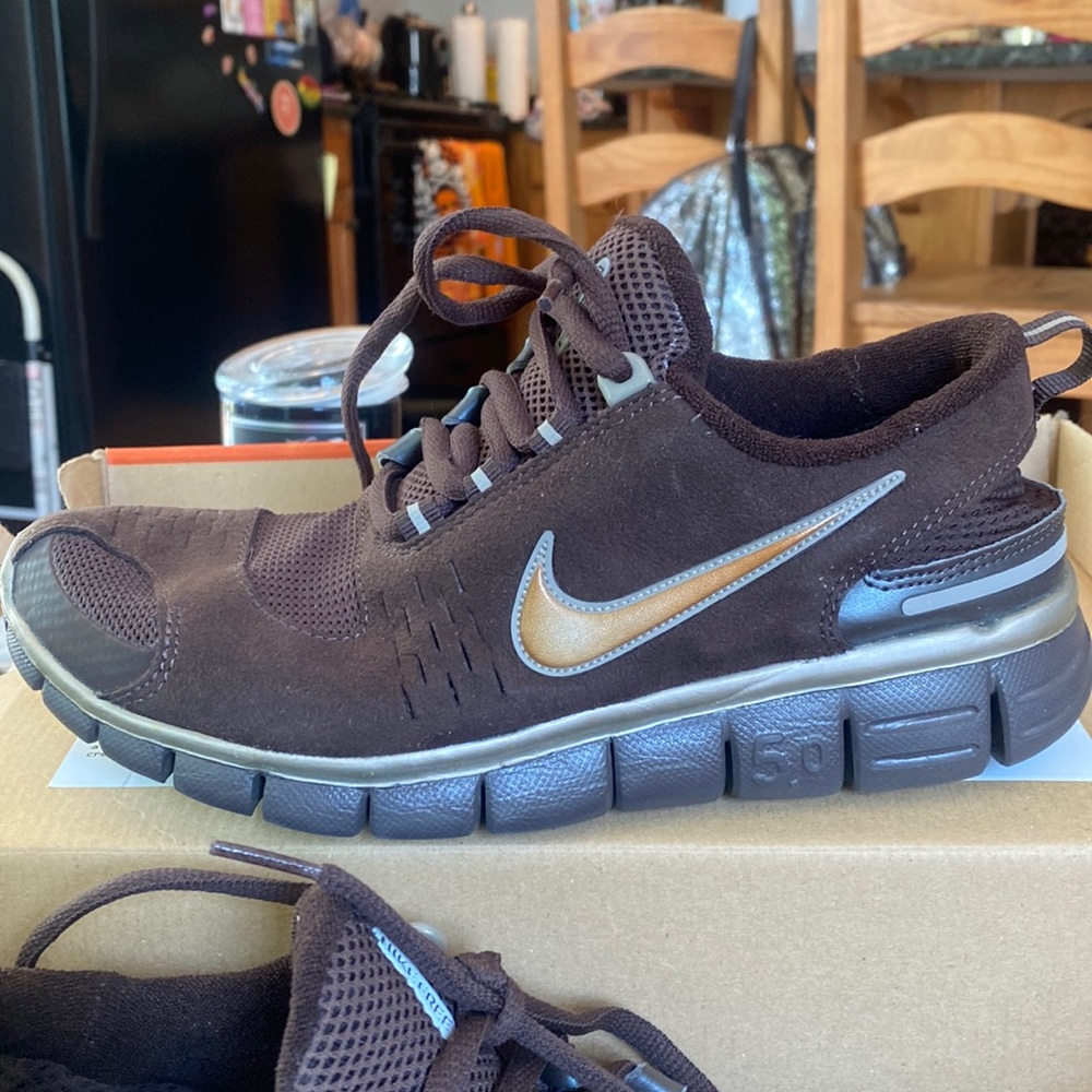 Q women’s Nike free 5.0 size 8.5 Dark Cinder